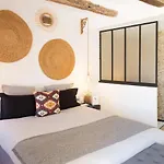 Maison Lapopie Et Bed & Breakfast 3*