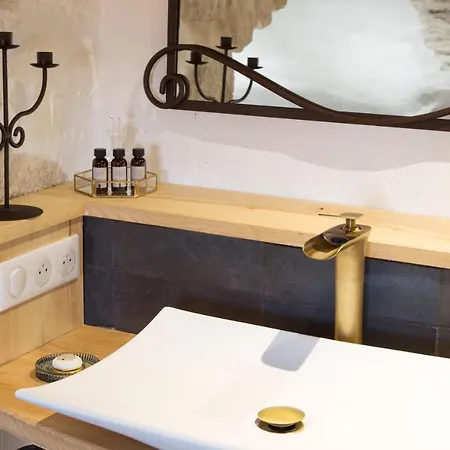 Maison Lapopie Et Bed & Breakfast Saint-Cirq-Lapopie