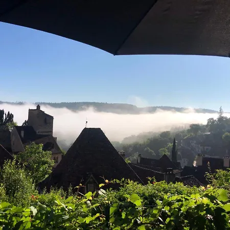 Maison Lapopie Et *