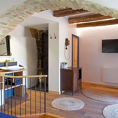 Maison Lapopie Et Отель типа 