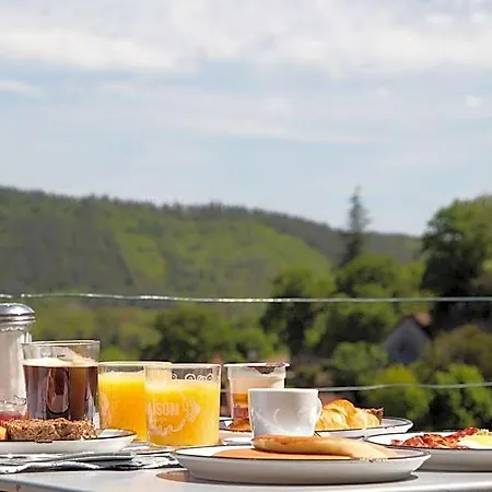 Maison Lapopie Et Отель типа 